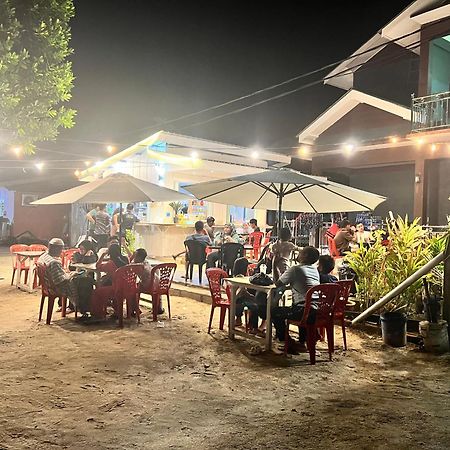 Hotel Perhentian Mama'S Kampong Pasir Hantu Exterior foto