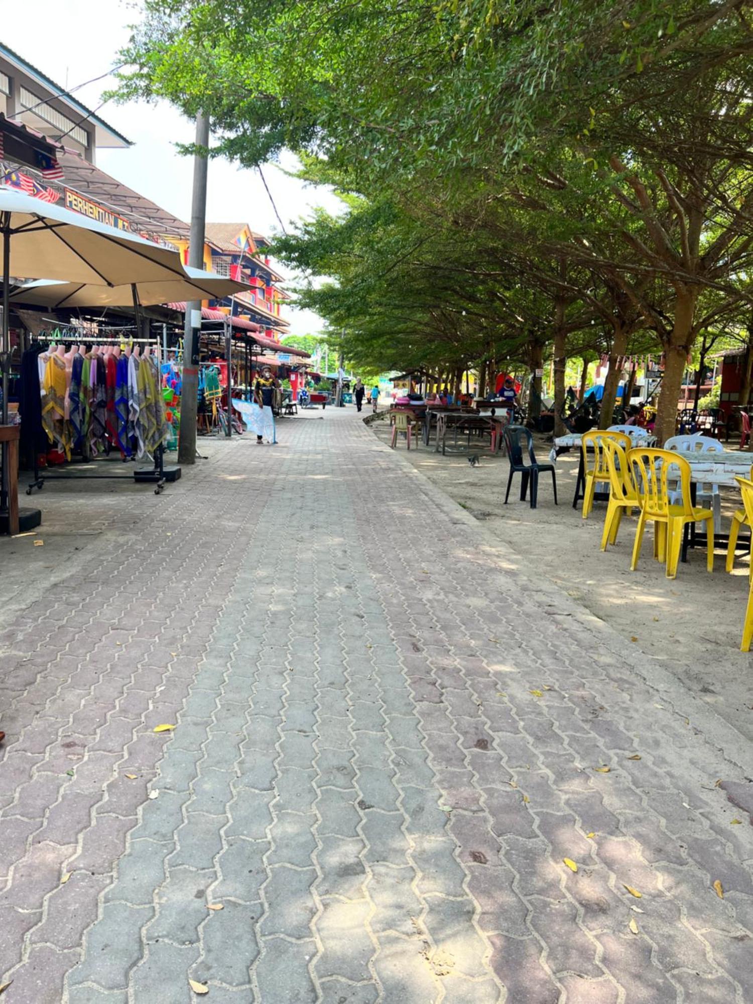 Hotel Perhentian Mama'S Kampong Pasir Hantu Exterior foto
