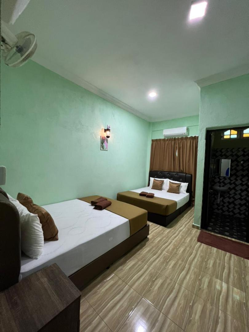 Hotel Perhentian Mama'S Kampong Pasir Hantu Exterior foto